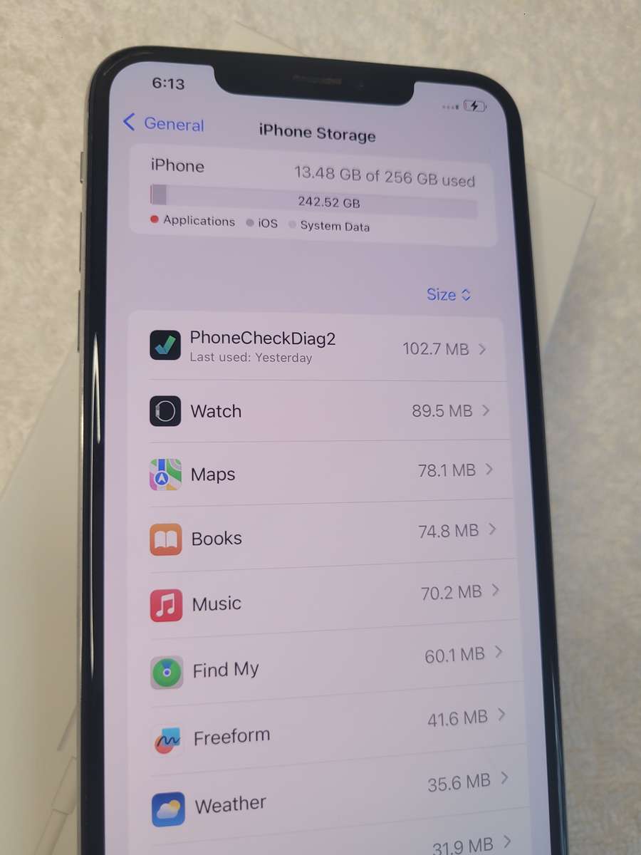 iPhone XS Max Silver 256GB With Extras