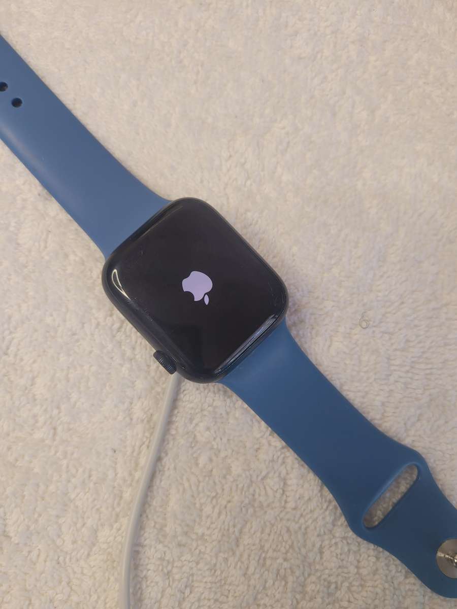 Apple Watch Series 7 45mm GPS + LTE Black with Extra Straps