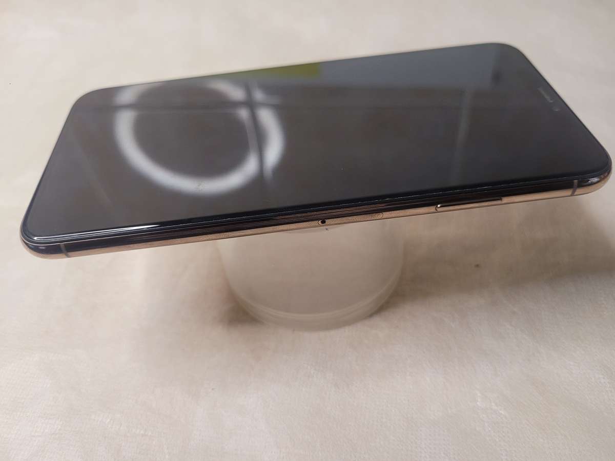 iPhone XS Max - Gold - 256GB - With Extras - Excellent Condition