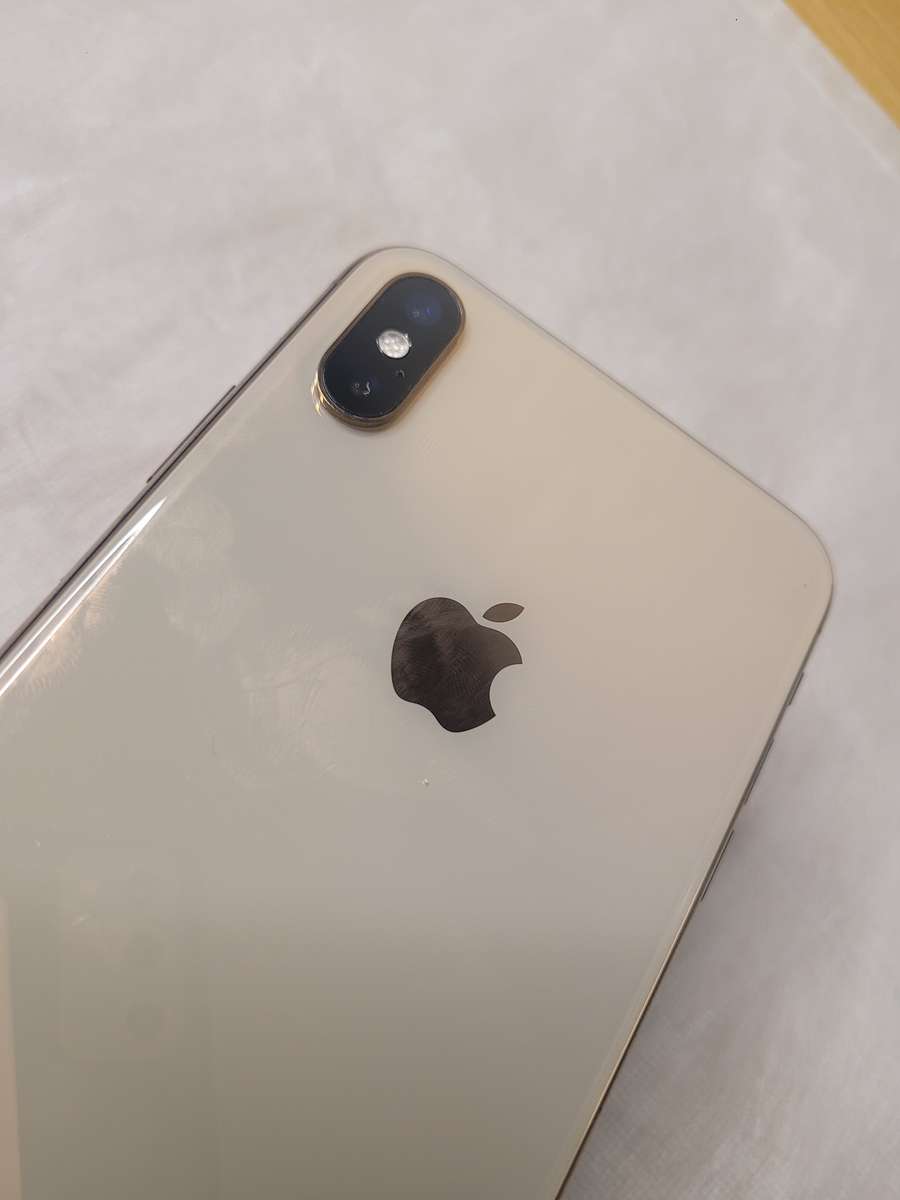 iPhone XS Max - Gold - 256GB - With Extras - Excellent Condition