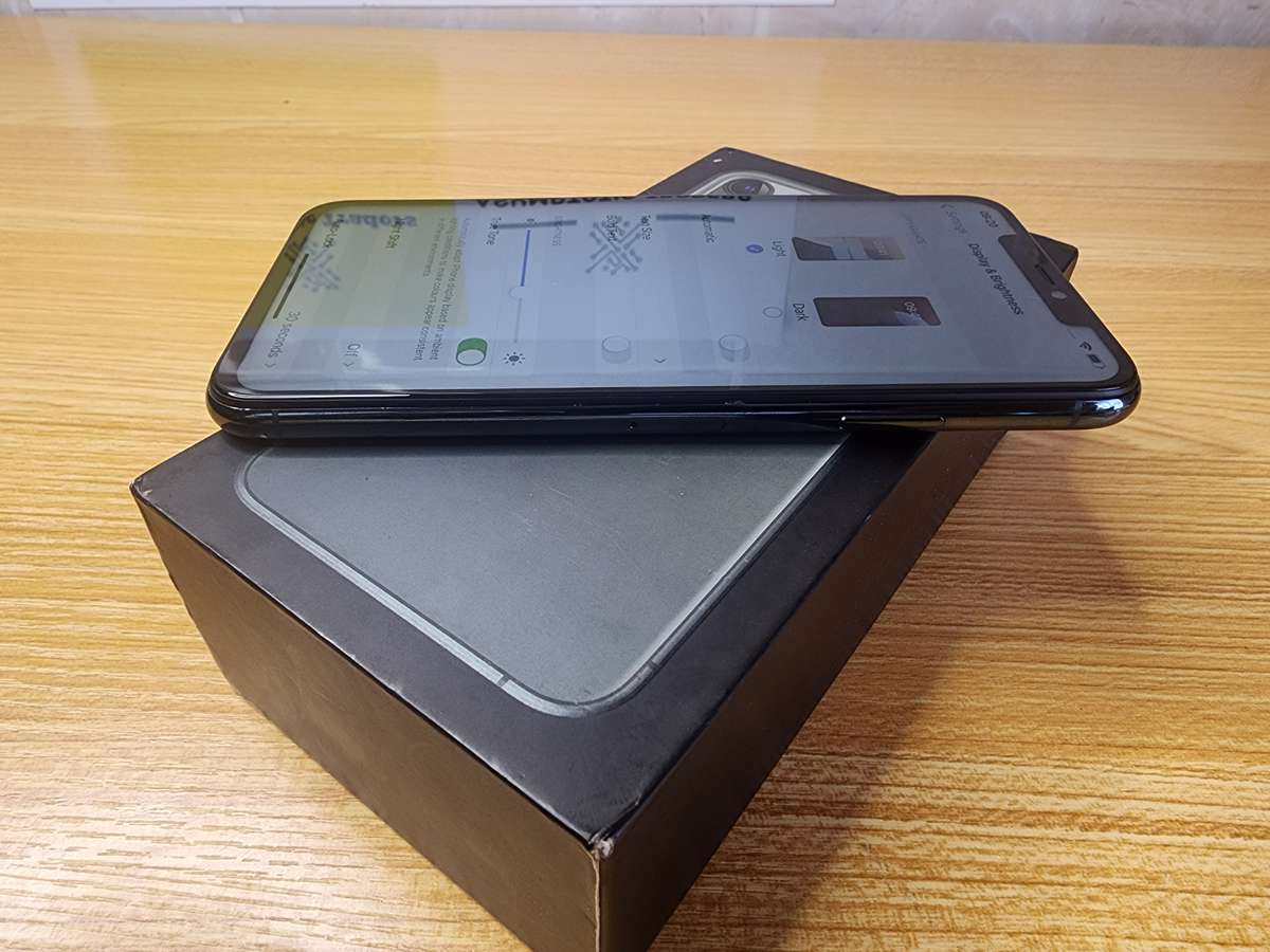 iPhone 11 Pro Max | Space Gray | 64GB | Excellent Condition Boxed | With Extras | Read