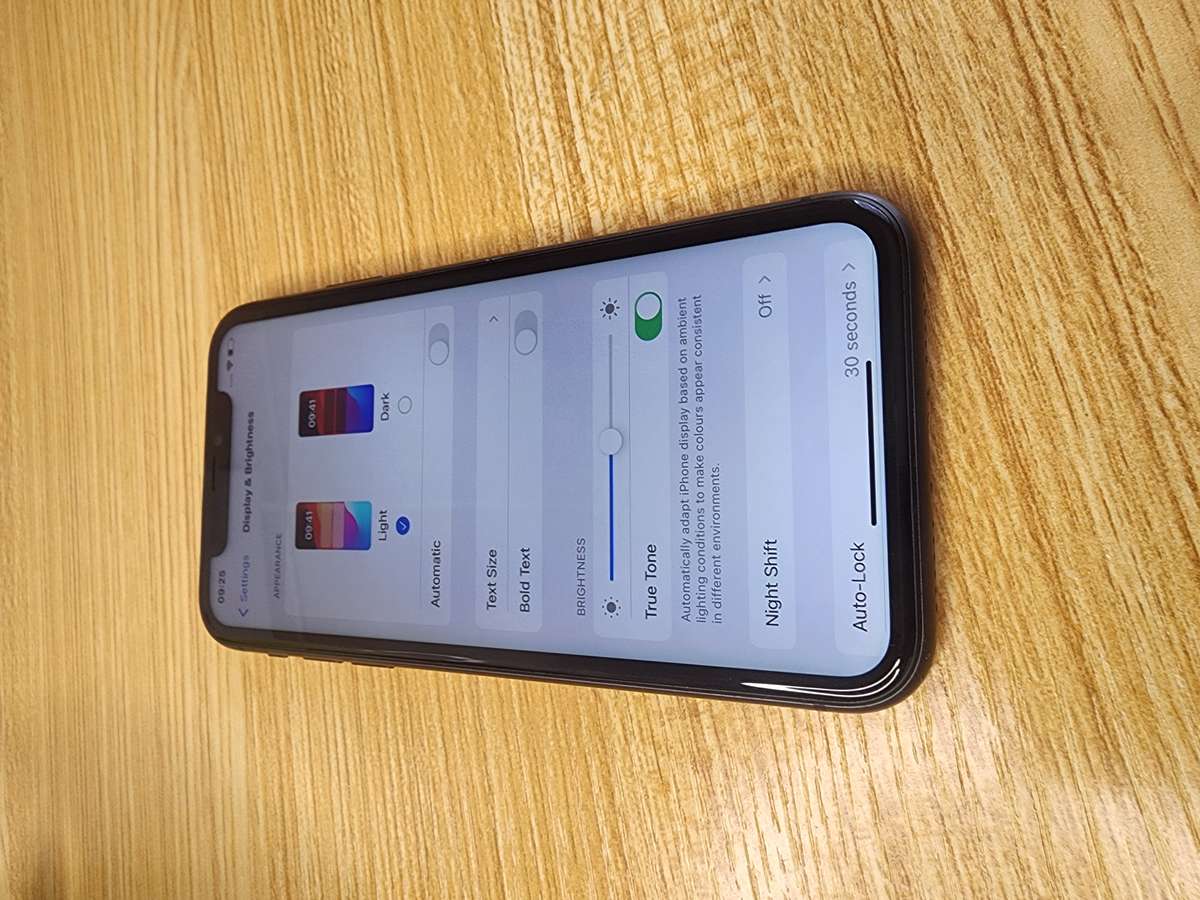 iPhone 11 | Black | 64GB | Excellent Condition | With Extras | Read