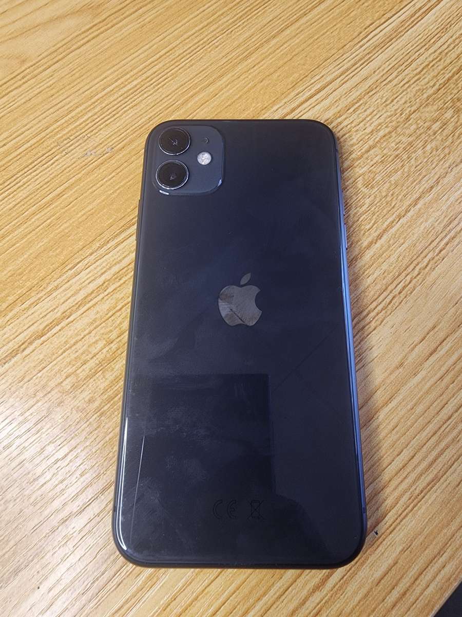 iPhone 11 | Black | 64GB | Excellent Condition | With Extras | Read