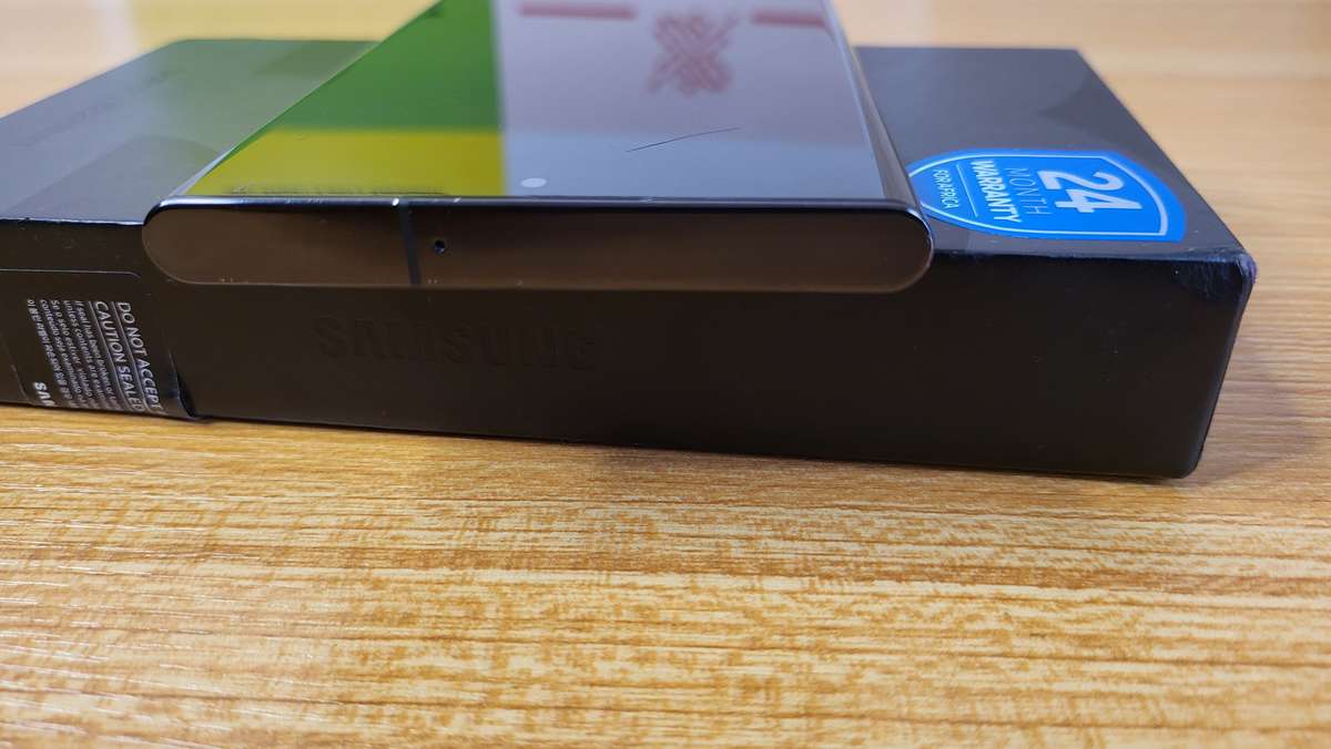 Samsung Galaxy | S22 Ultra 5G | 256GB | All Networks | Dual Sim | Black | Very Good Condition