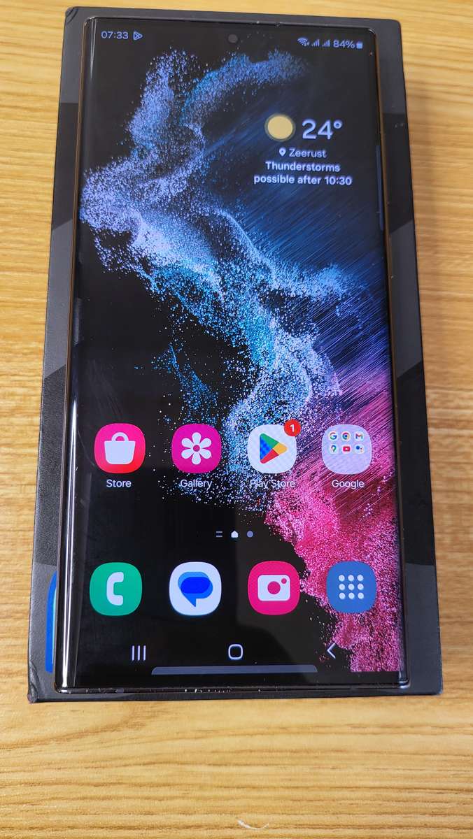 Samsung Galaxy | S22 Ultra 5G | 256GB | All Networks | Dual Sim | Black | Very Good Condition