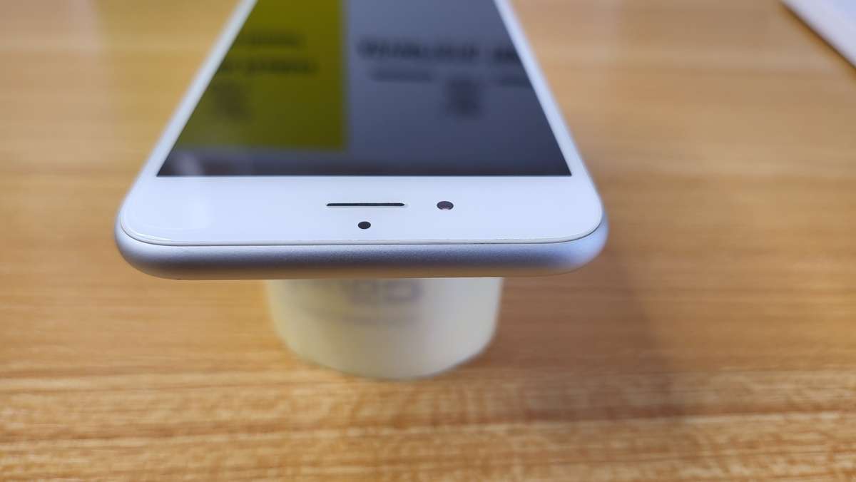 iPhone 6s | Silver | 128GB | Excellent Condition | With Extras