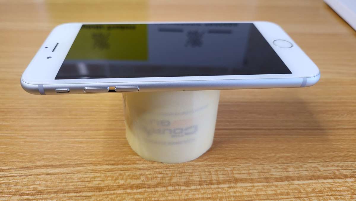 iPhone 6s | Silver | 128GB | Excellent Condition | With Extras