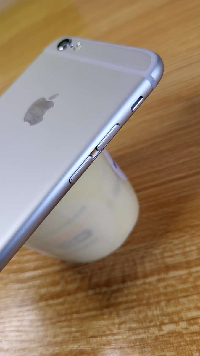 iPhone 6s | Silver | 128GB | Excellent Condition | With Extras