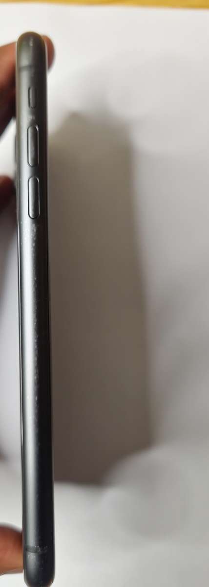 iPhone 11 - Black - 64GB