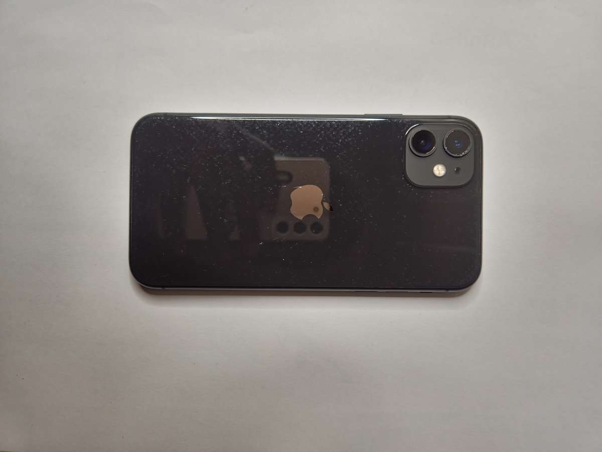 iPhone 11 - Black - 64GB