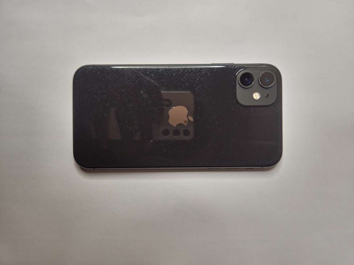 iPhone 11 - Black - 64GB