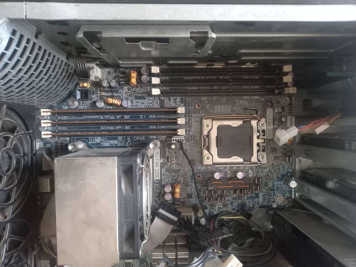 HP Z600 Workstation - Intel Xeon - 250GB HDD  - 2TB HDD -  Win 11 - Good Condition