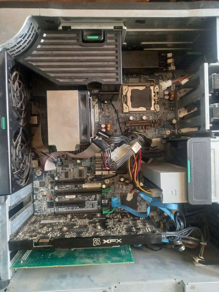 HP Z600 Workstation - Intel Xeon - 250GB HDD  - 2TB HDD -  Win 11 - Good Condition