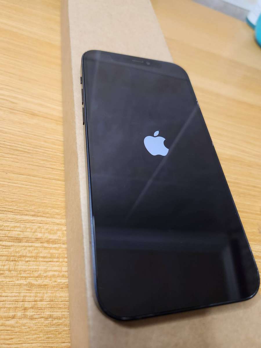 iPhone 12 | Black | 256GB | Very Good Condition