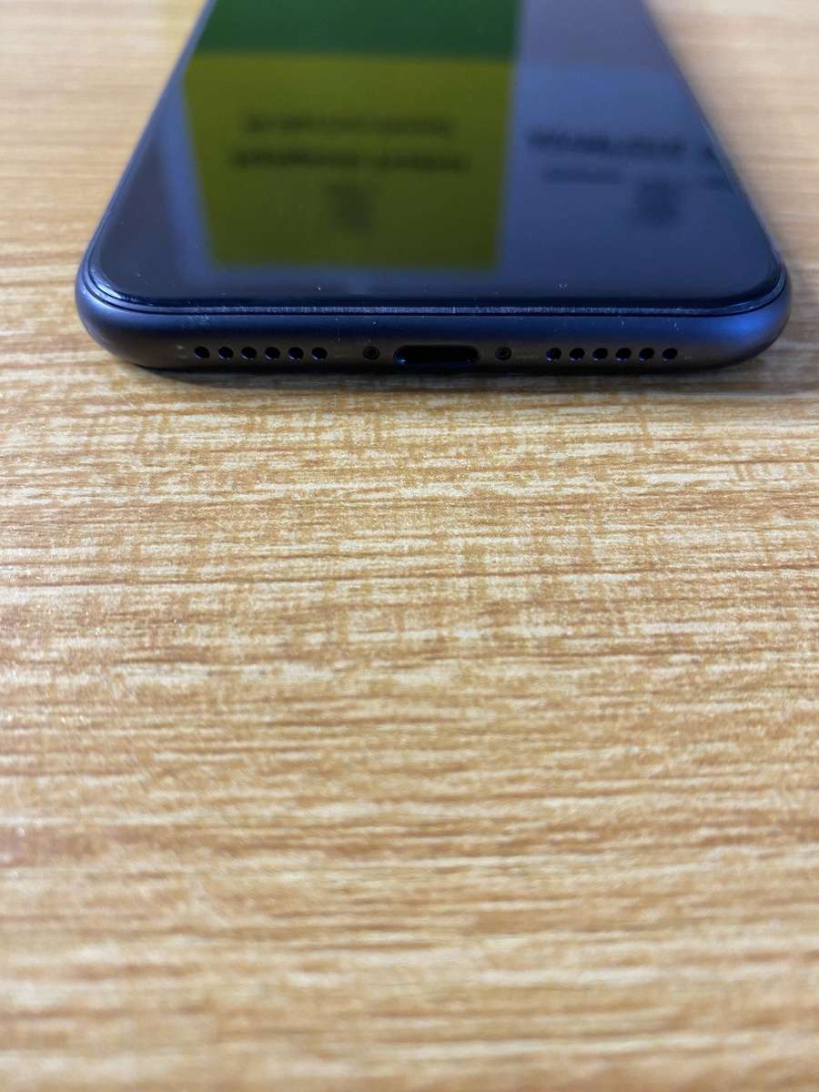 iPhone 11 - Black - 128GB