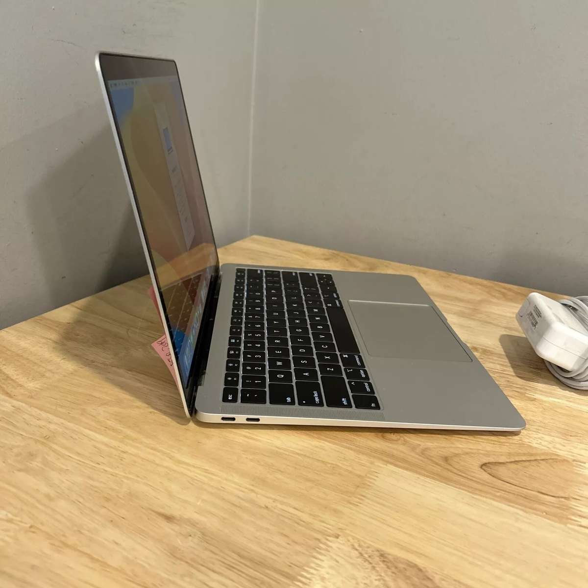 Apple MacBook Air 13" - 2019 - Core i5 - 8GB - 256GB - Excellent Condition