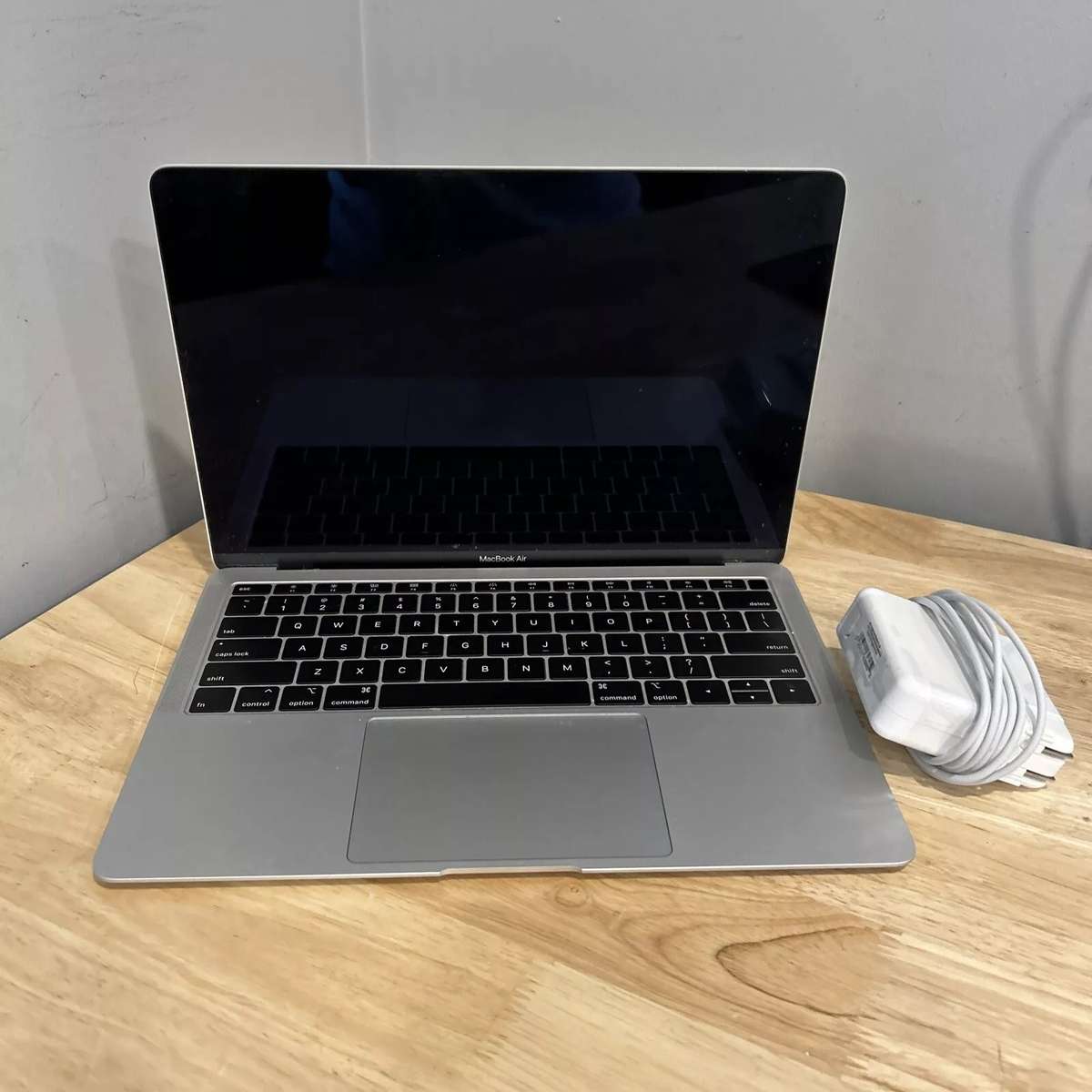 Apple MacBook Air 13" - 2019 - Core i5 - 8GB - 256GB - Excellent Condition
