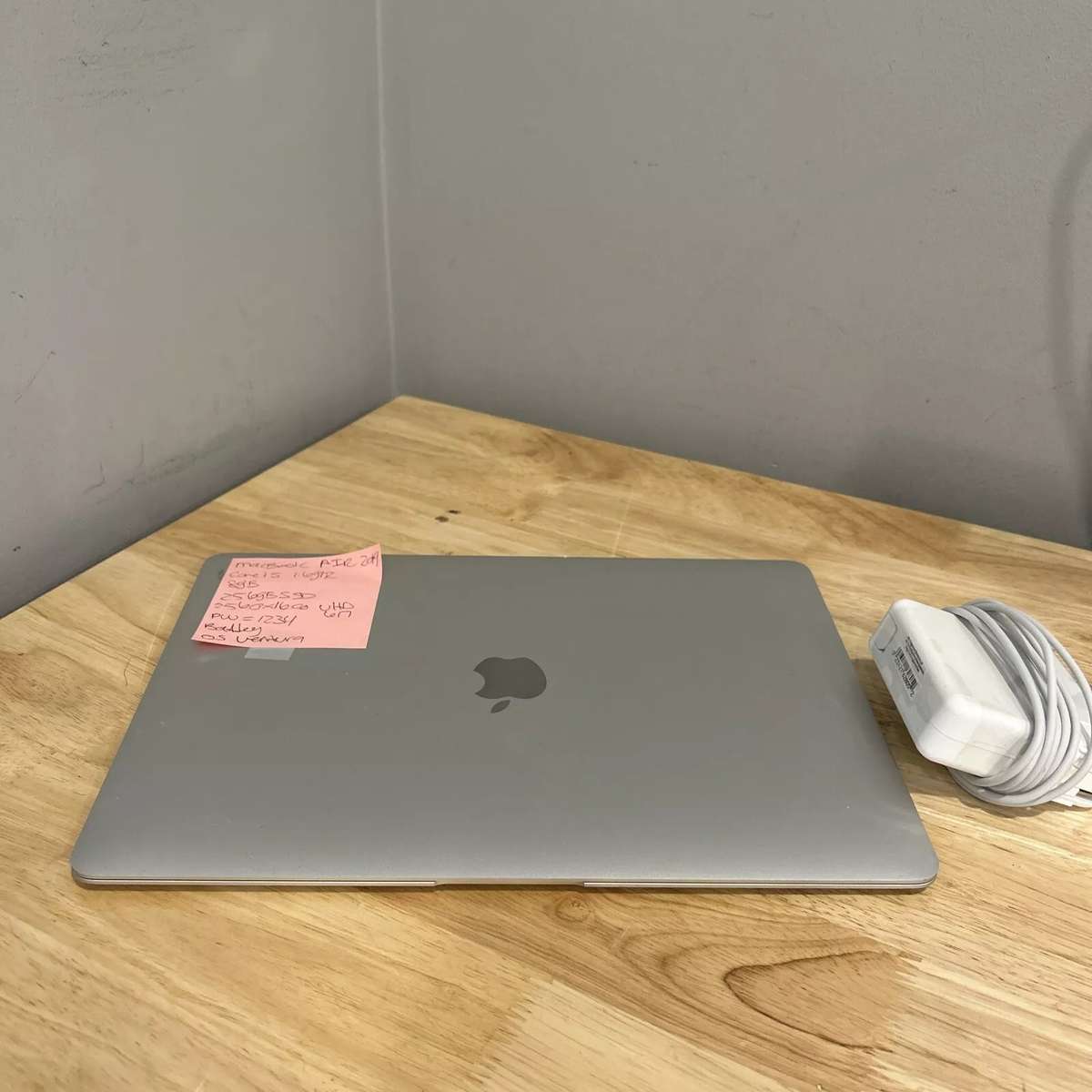 Apple MacBook Air 13" - 2019 - Core i5 - 8GB - 256GB - Excellent Condition