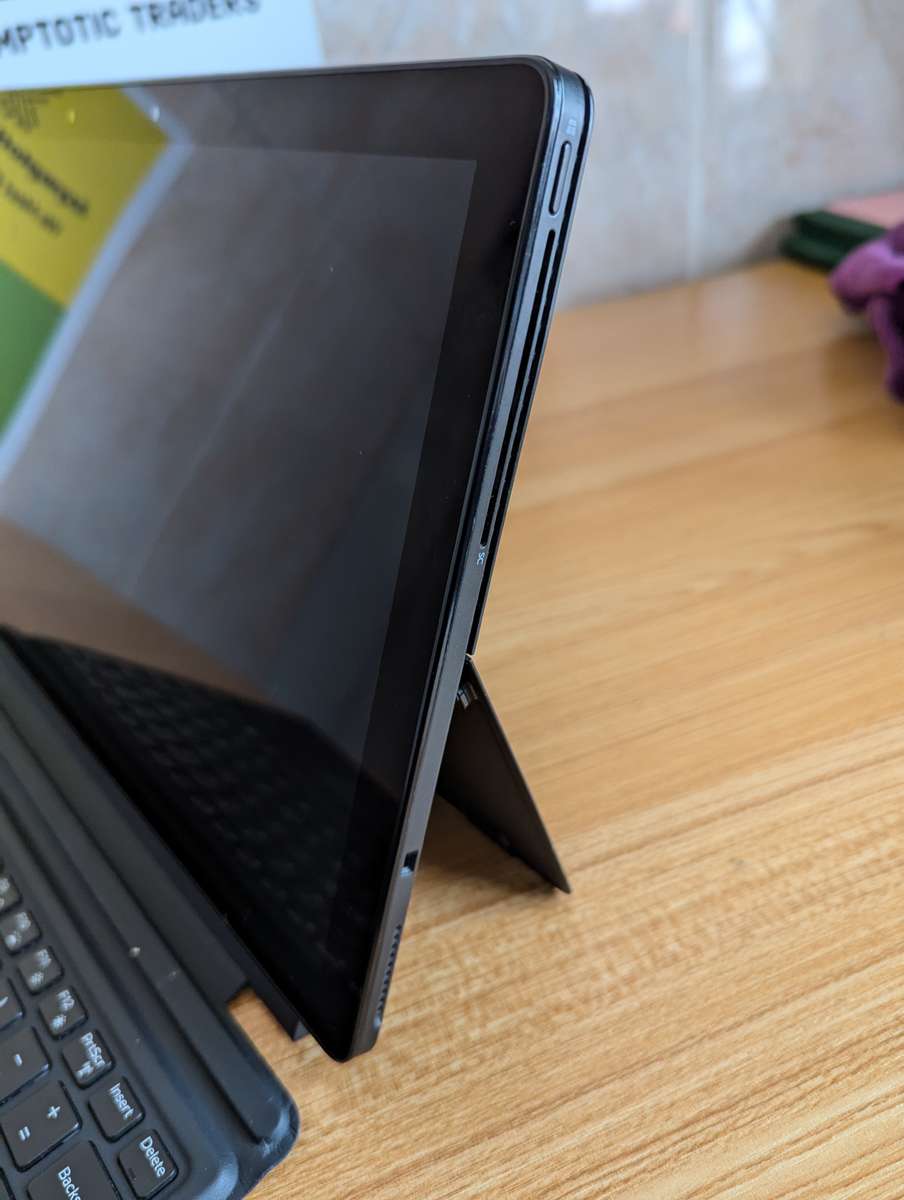 Dell Latitude - 5290 - 2 in 1 - i5 8th Gen - 8GB Ram - 256GB SSD - Very Good Condition - Please Read