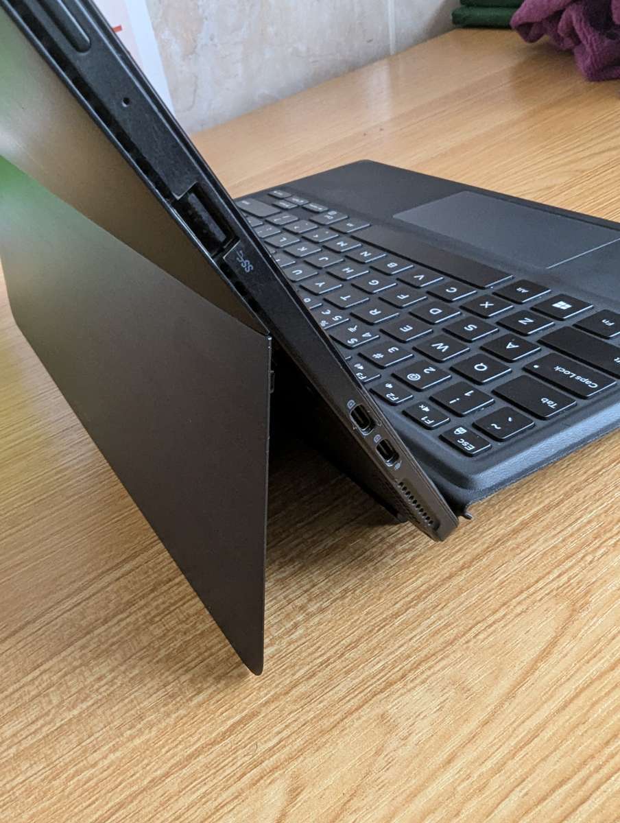 Dell Latitude - 5290 - 2 in 1 - i5 8th Gen - 8GB Ram - 256GB SSD - Very Good Condition - Please Read