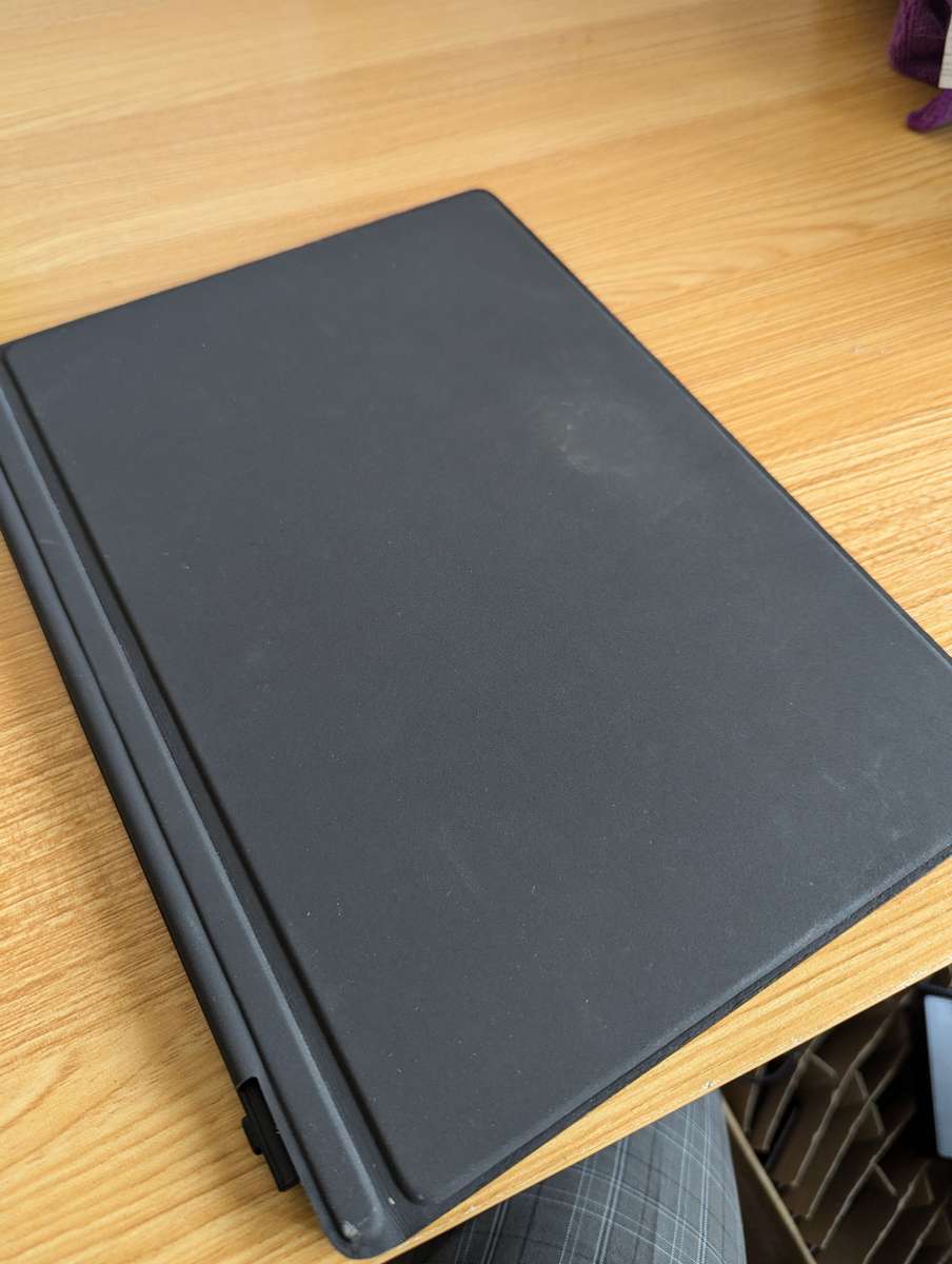 Dell Latitude - 5290 - 2 in 1 - i5 8th Gen - 8GB Ram - 256GB SSD - Very Good Condition - Please Read