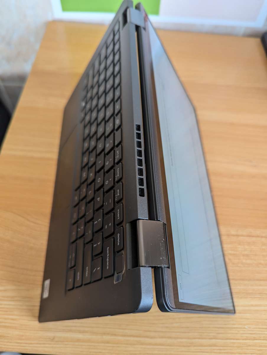 DELL Latitude 7410 Touchscreen 2 in 1 Tablet + Laptop 10th Gen i5, 8GB Ram, 256GB SSD | Carbon fibre