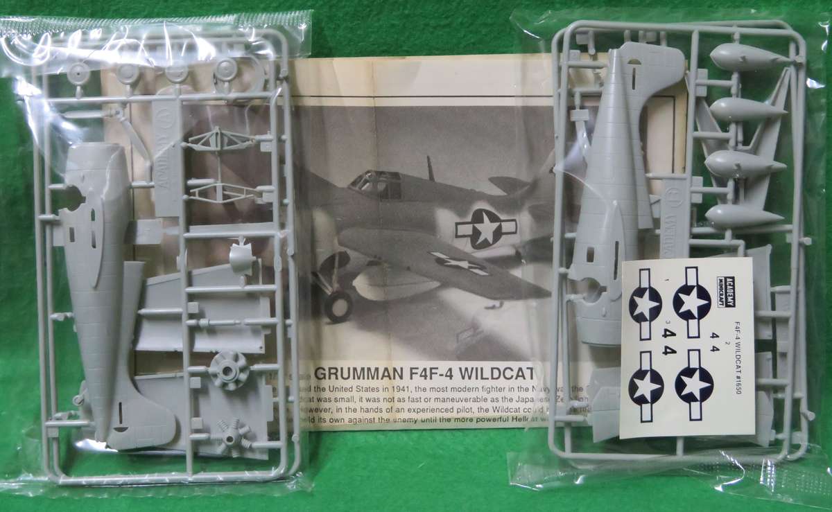 **Academy**Model kit**WILDCAT - Grumman F4F-4**Scale 1:72**