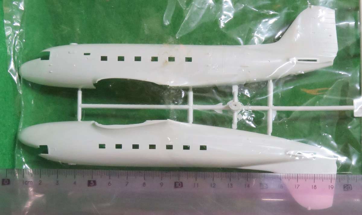 **DOYUSHA**Model kit**Douglas C-47 Skytrain**Vintage**Scale 1:100**