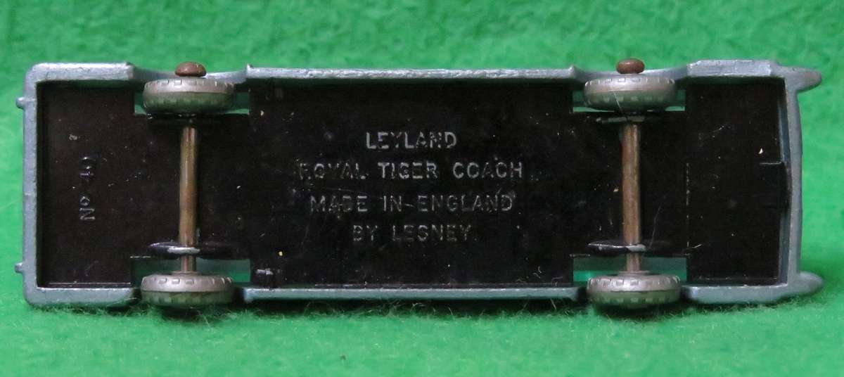 Matchbox Lesney**No. 40**Royal Tiger Coach**Made in England**