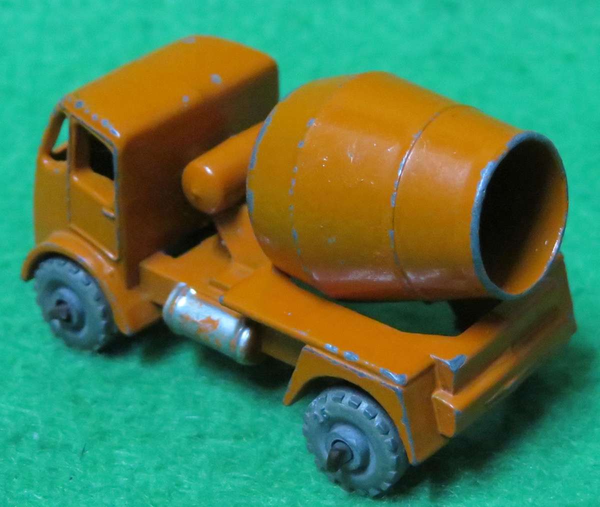 Matchbox Moko Lesney**No. 26**ERF Truck - Cement Mixer**Made in England**