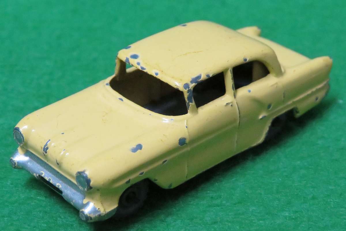 **Lesney No.45**Vauxhall Victor**Made in England**Vintage**