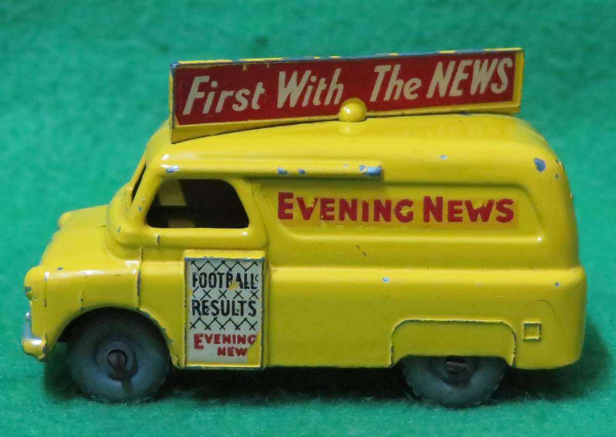 Matchbox Moko Lesney**No. 42**Evening News Van**Made in England**