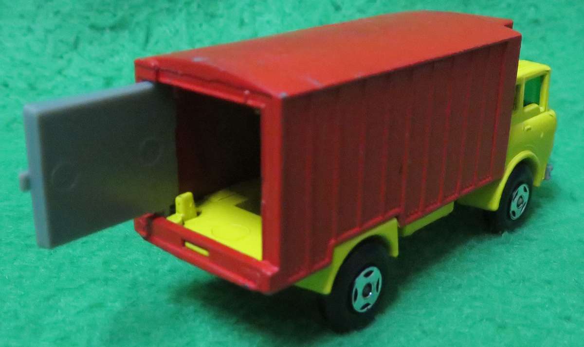 **Matchbox Lesney No.44**GMC - Refrigerator Truck**1971**Vintage**Very good condition**