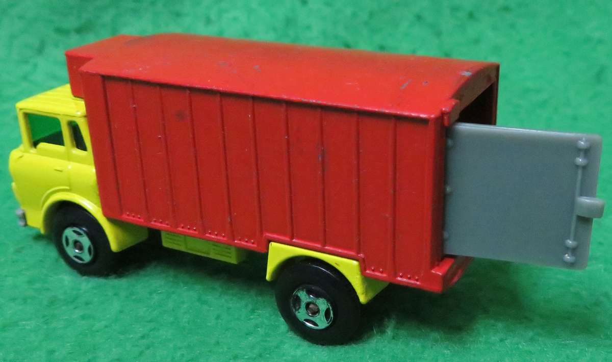 **Matchbox Lesney No.44**GMC - Refrigerator Truck**1971**Vintage**Very good condition**