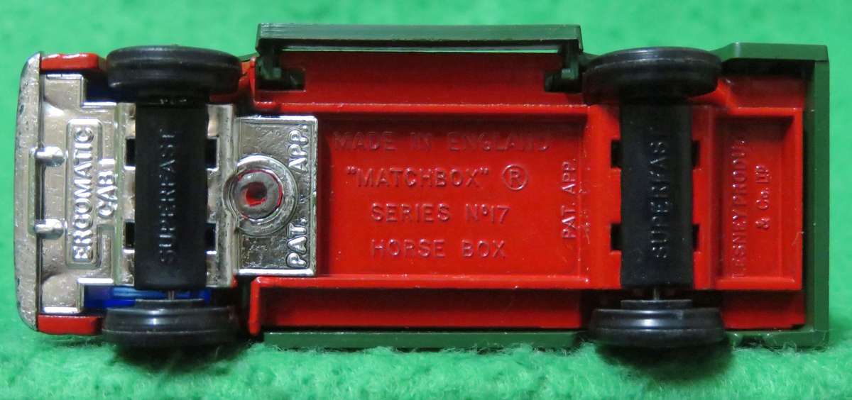 Matchbox Lesney**No. 17**Horse Box Truck**Made in England**Side door opens**With original Horses**