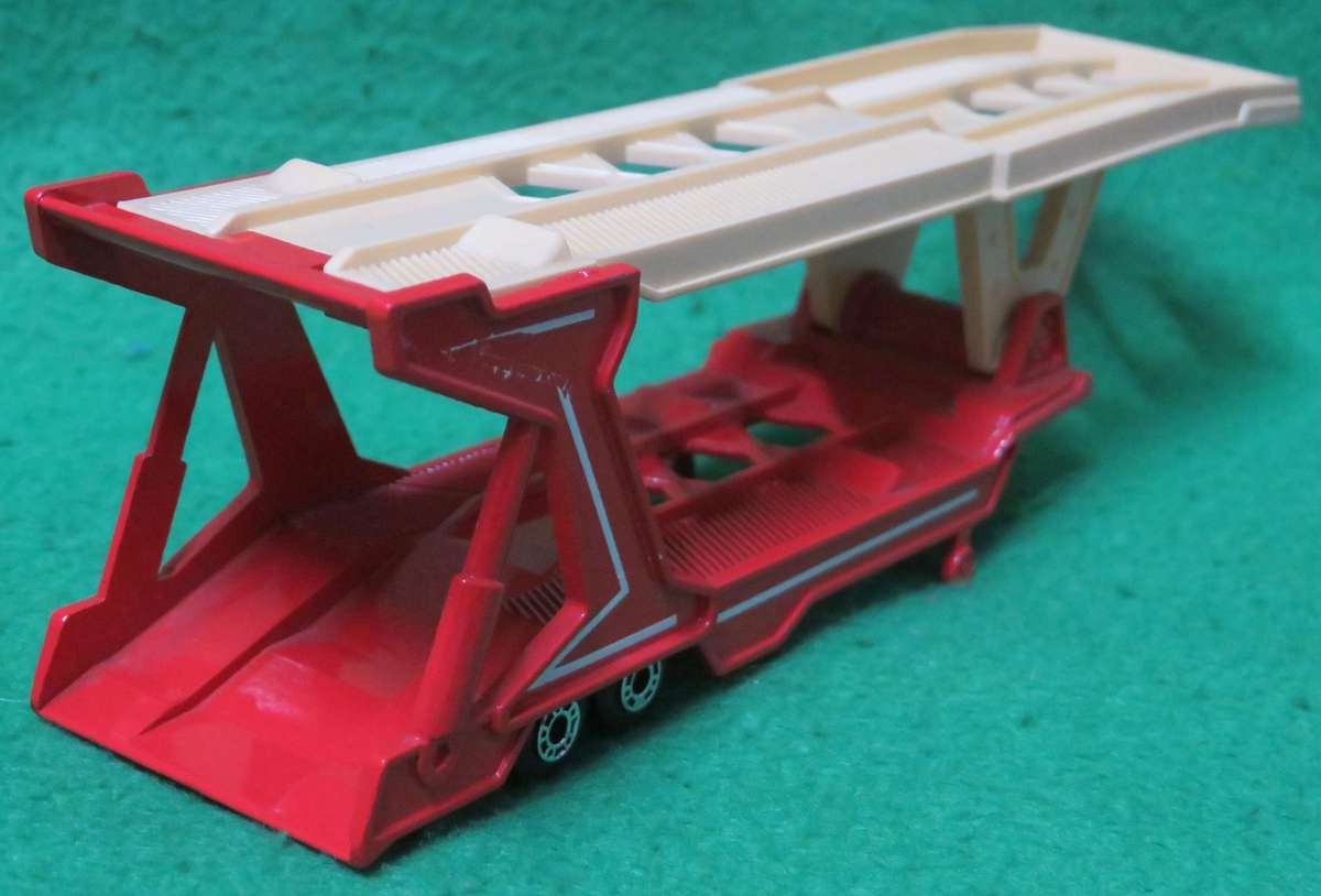 Matchbox Lesney**Car Transporter 1982 & Kenworth Truck 1981**Made in England**