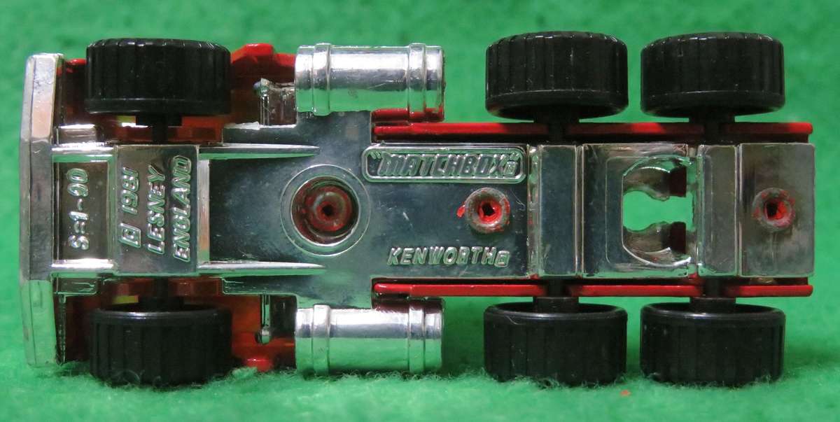 Matchbox Lesney**Car Transporter 1982 & Kenworth Truck 1981**Made in England**