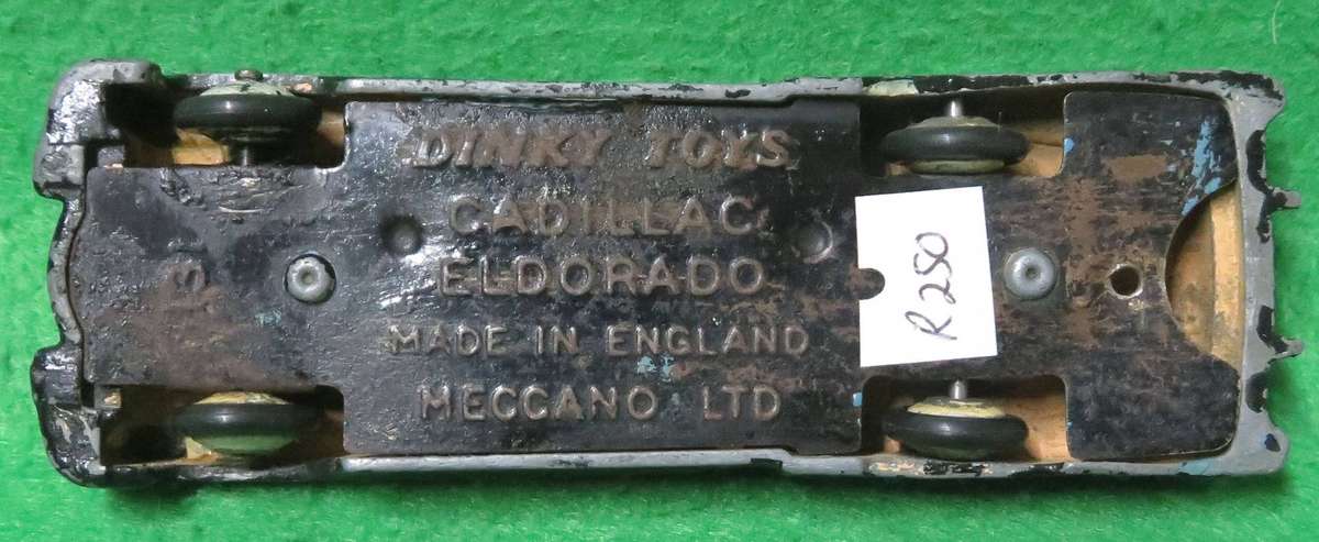 Vintage**DINKY No. 131**CADILLAC ELDORADO**Meccano England**1956-1963**