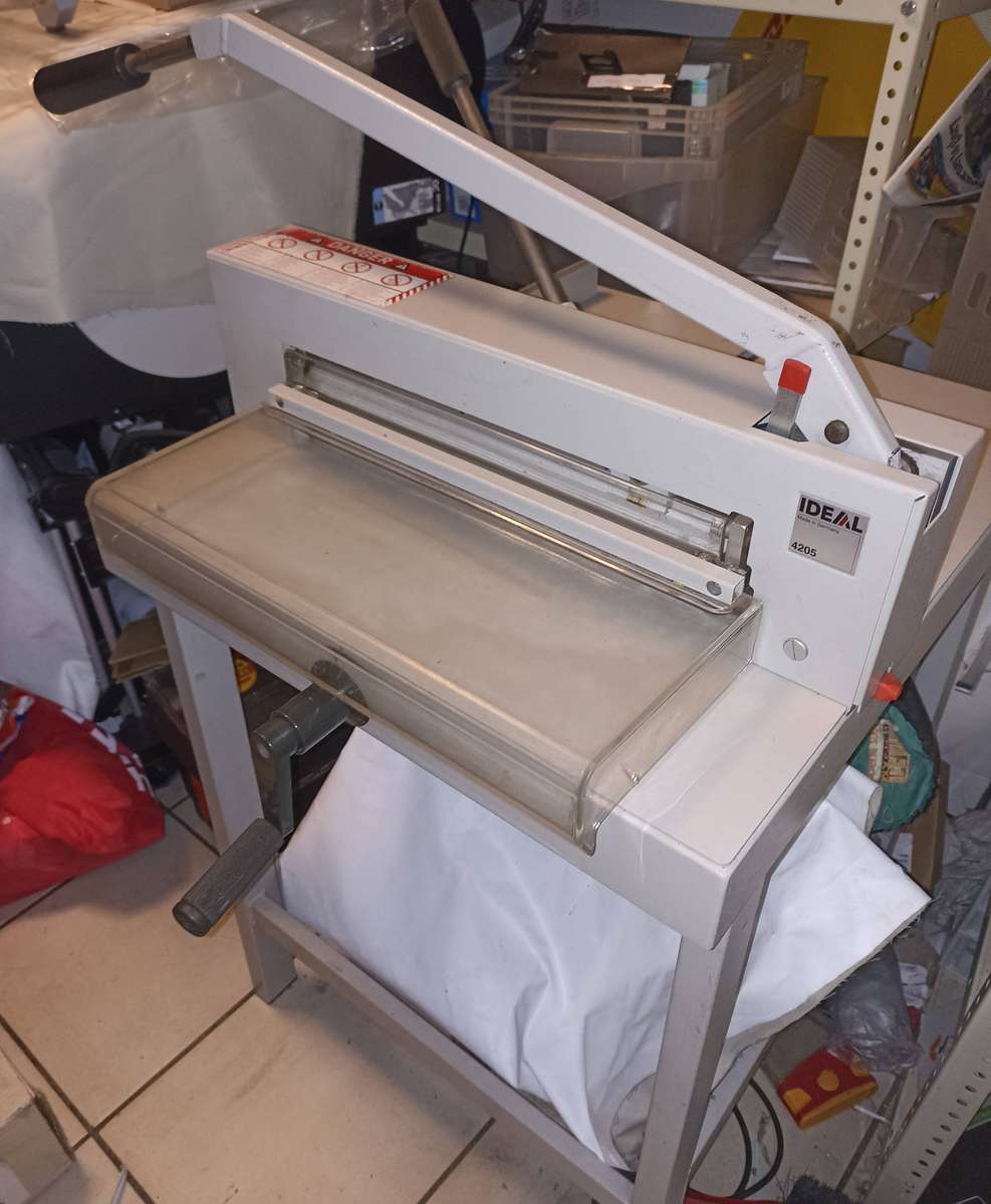 GUILLOTINE IDEAL 4205