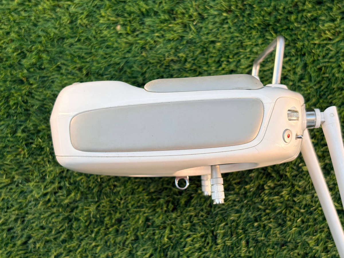 dji phantom 4 and phantom 3 pro remote gl300a
