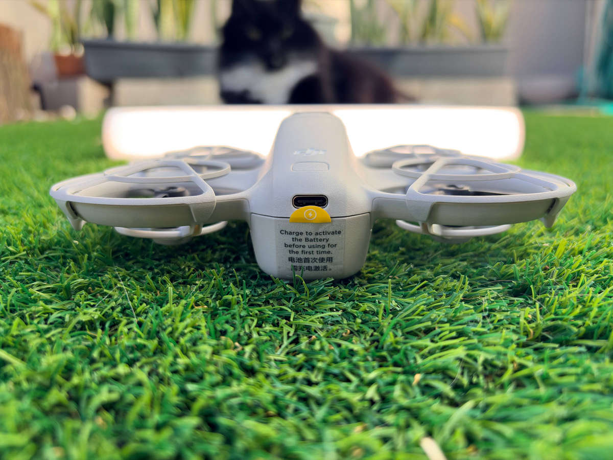 DJI neo