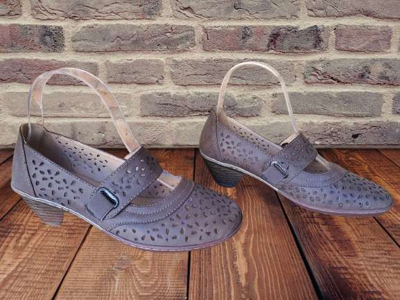 Ladies Heel Brown or Navy