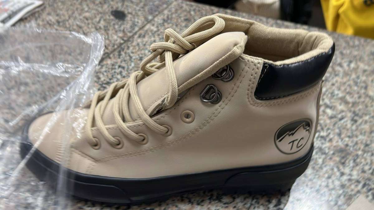 Outdoor PU Boots for Unisex - Durable and Comfortable Footwear