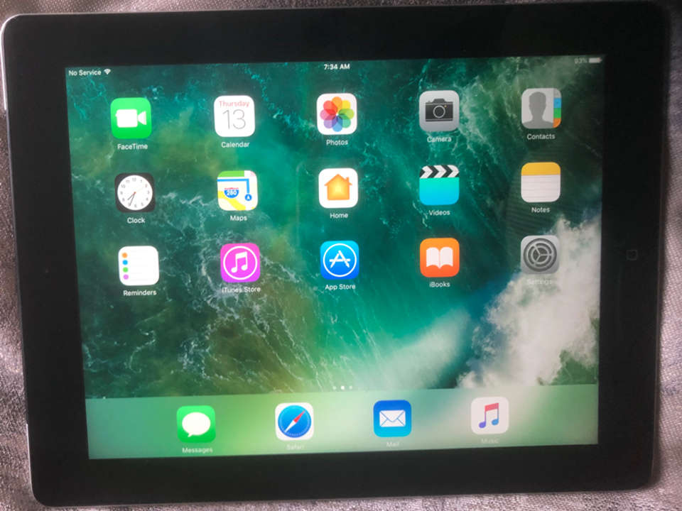 Apple iPad 4 Wifi  10" 32 GIG