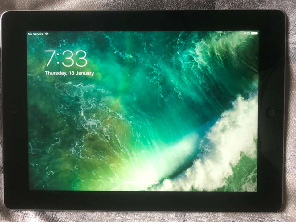 Apple iPad 4 Wifi  10" 32 GIG