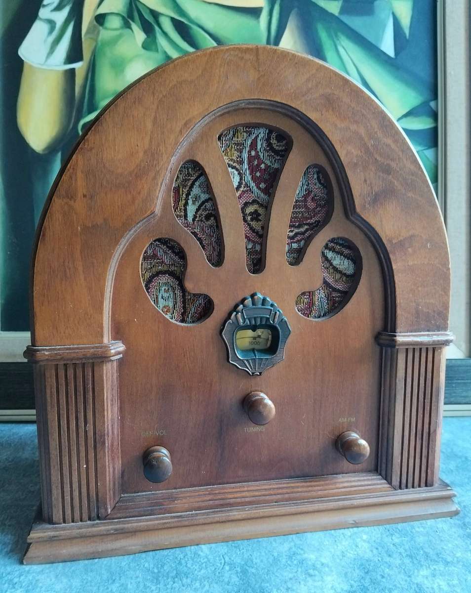 Vintage Wooden Art Deco Styled Radio ( Untested )