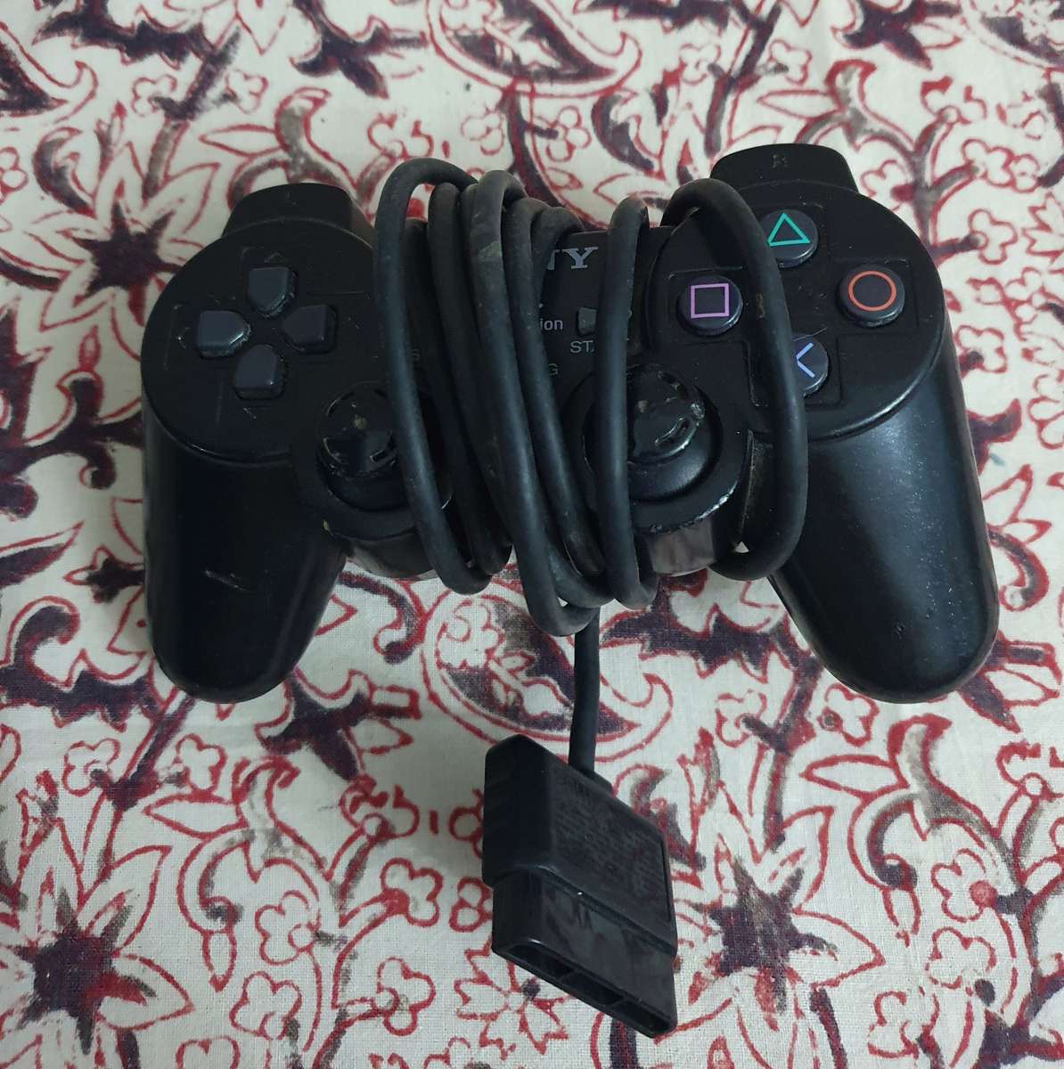 Playstation 2 Bundle with 1x Controller 1x Steering Wheel & Pedals ( All Wires )  All Turns on