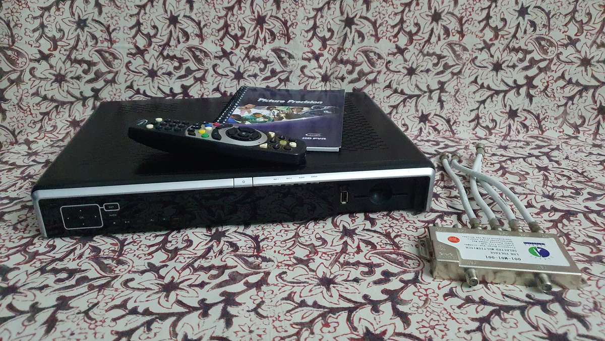 HD PVR Decoder with Remote & Kodak Camera with Bag and Charger ( Untested )