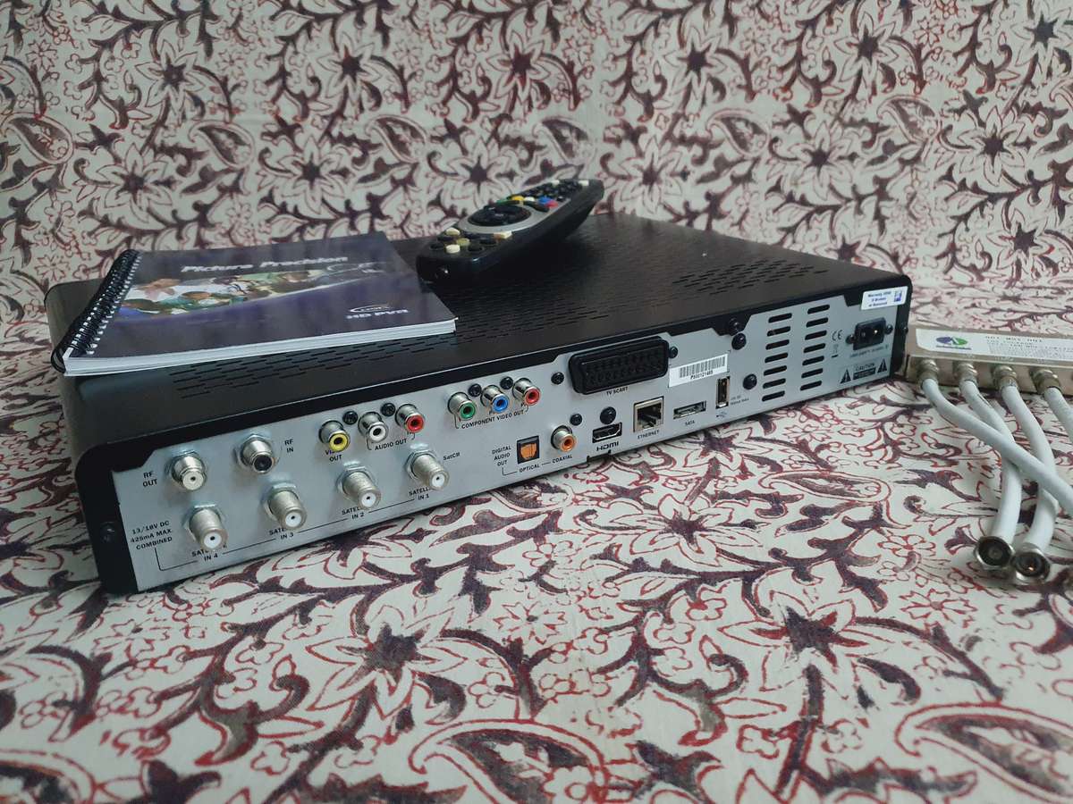 HD PVR Decoder with Remote & Kodak Camera with Bag and Charger ( Untested )