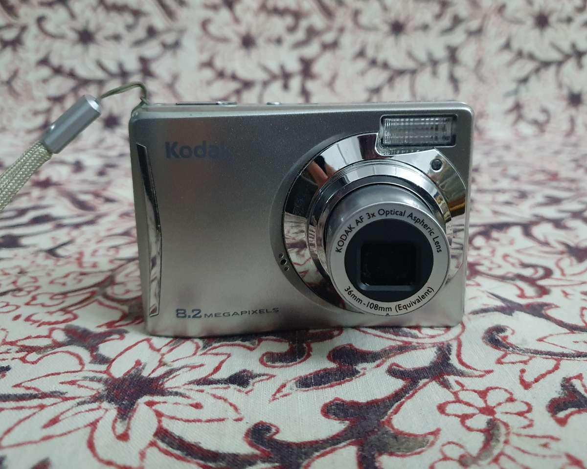 HD PVR Decoder with Remote & Kodak Camera with Bag and Charger ( Untested )